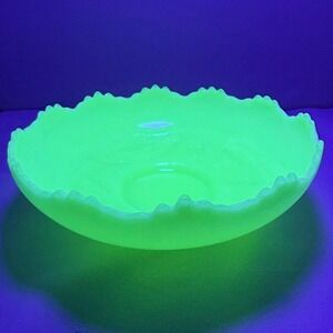 Vintage Fenton Uranium Custard Glass Persian Prayer Rug Bowl Sawtooth Rim 6.5"